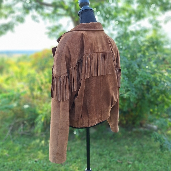 (12) Vintage Suede Leather Western Tassle Jacket from The Olde Hide House (90's) - Picture 12 of 13